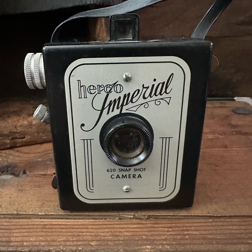 Antique Vintage Herco Imperial 620 Snap Shot Camera